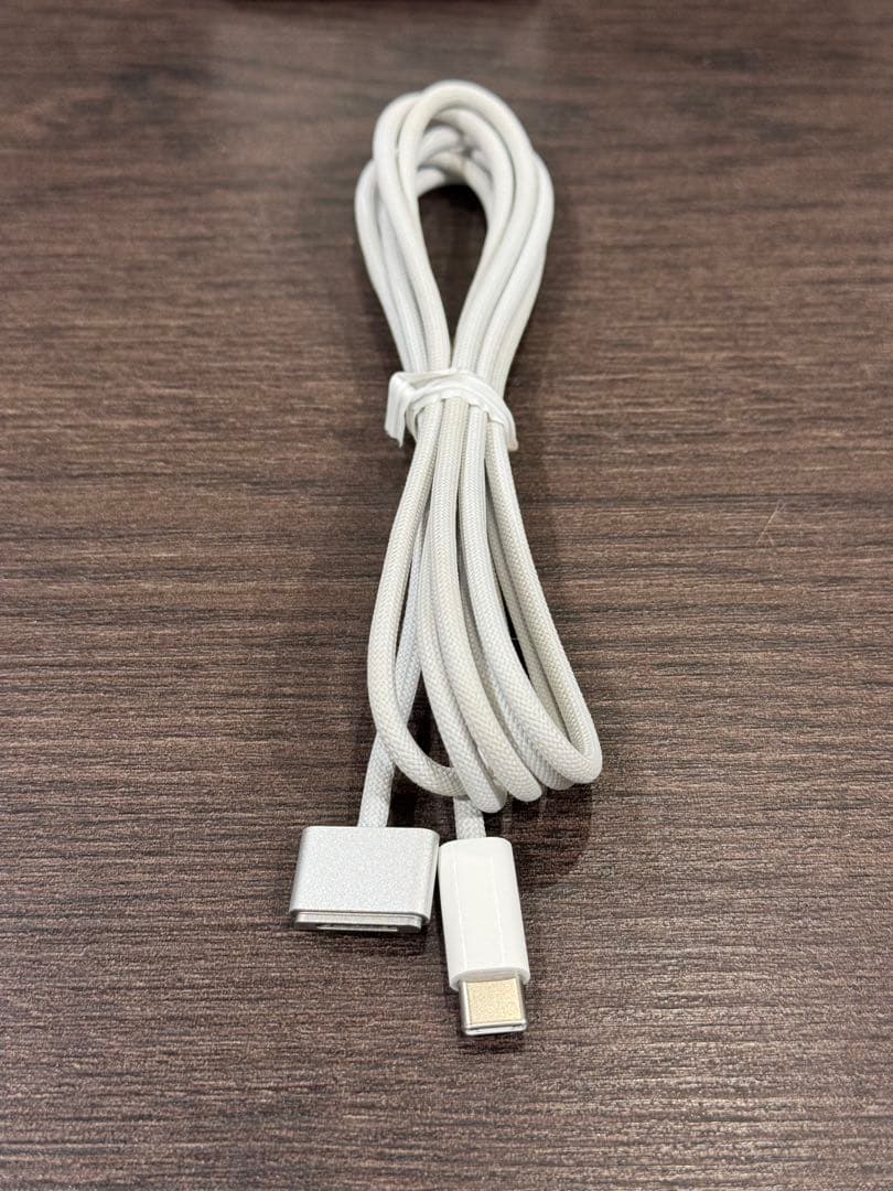 Apple 140W USB-C 電源アダプタ + MagSafe 3ケーブル