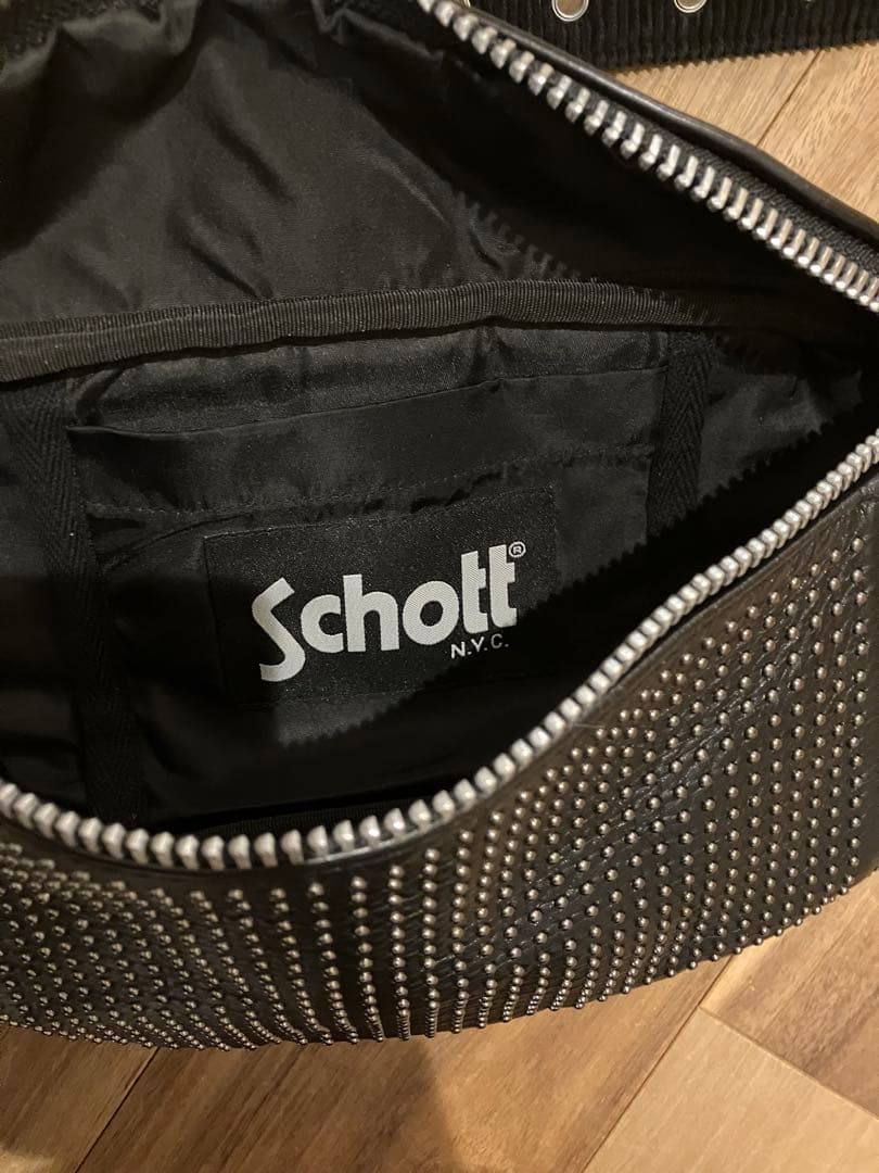 【和】ショットschott ボディバッグ　スタッズ