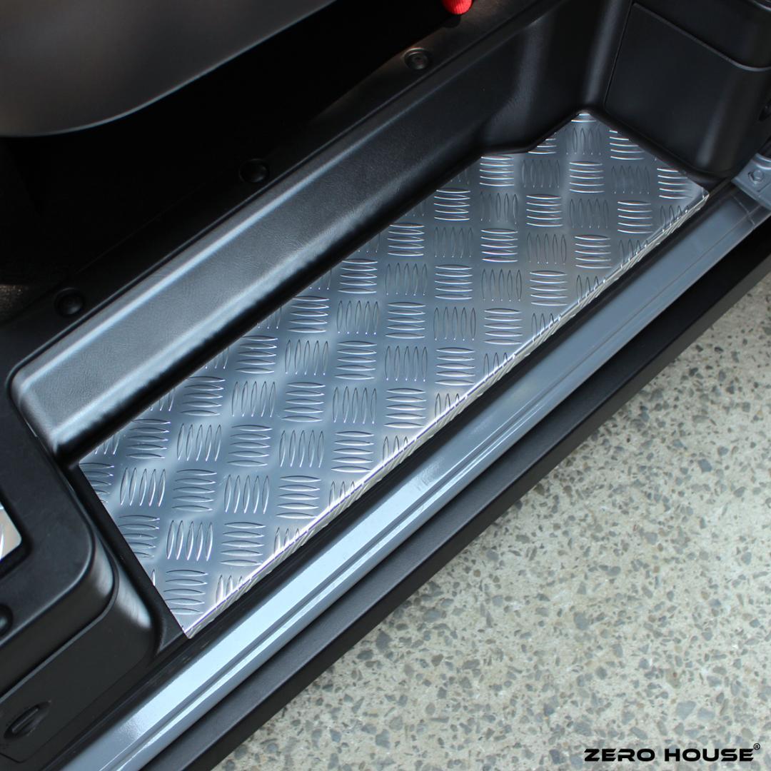 キャラバン ステップカバー 日産 NV350 E26 ステップ カバー シルバー