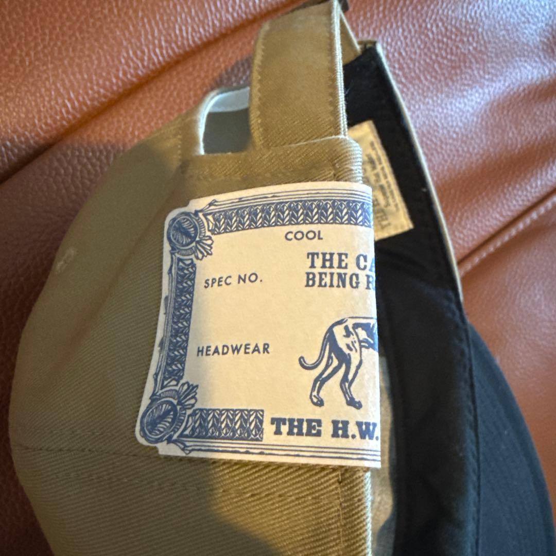 HWDOGベージュと黒レザー