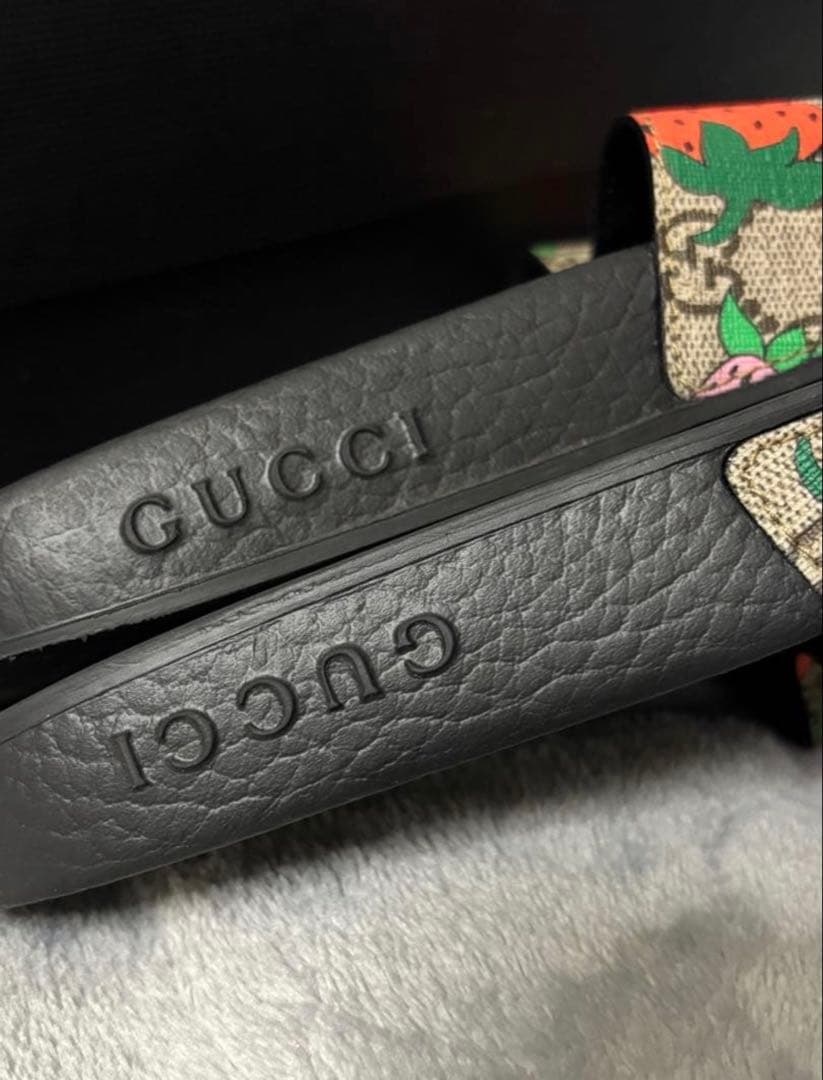 GUCCI グッチ GGスプリーム ストロベリー サンダル