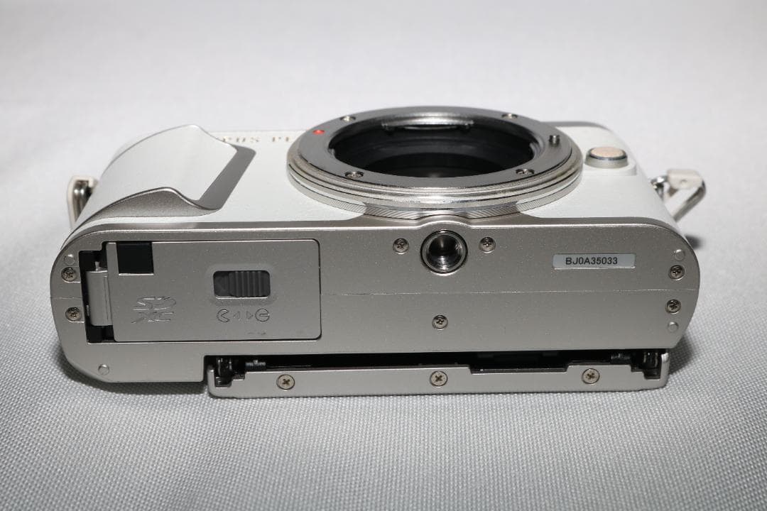 OLYMPUS PEN E-PL9 レンズキット(14-42mm) ホワイト