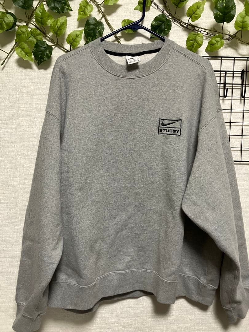 NIKE×ストゥーシーコラボ クルーネック トレーナー ロゴ入り