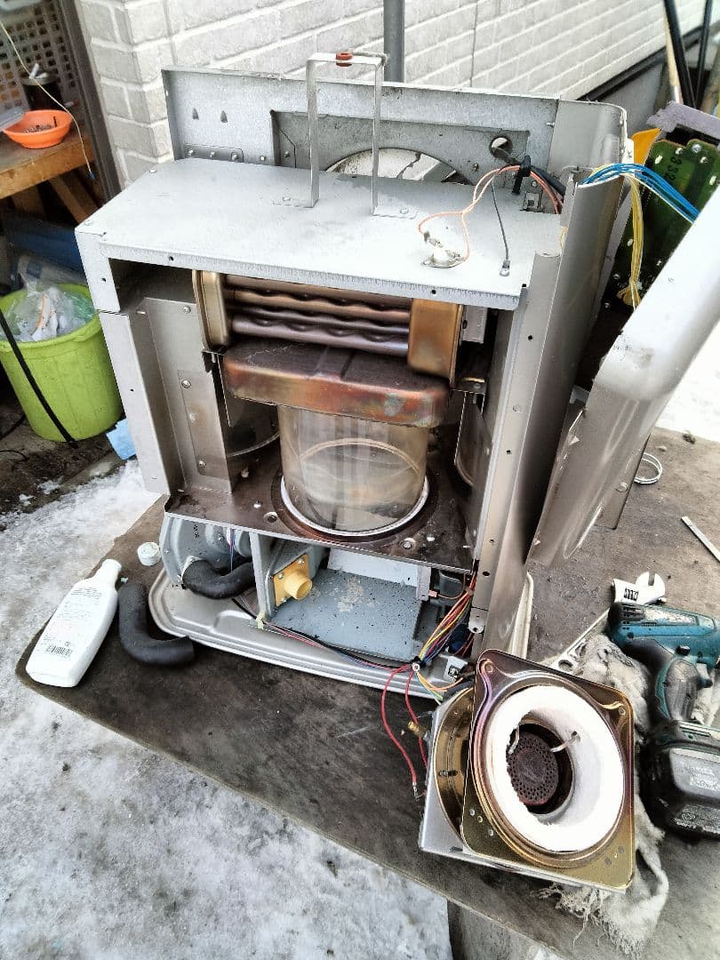 コロナFF石油ストーブスペースネオ！品番「FF‐SG4213M」2013年式中古