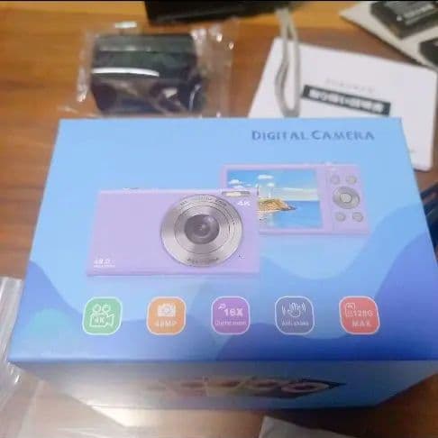 デジタルカメラ4Ｋ4800万画素 説明書バッテリー付きフィルムは、はいでいません