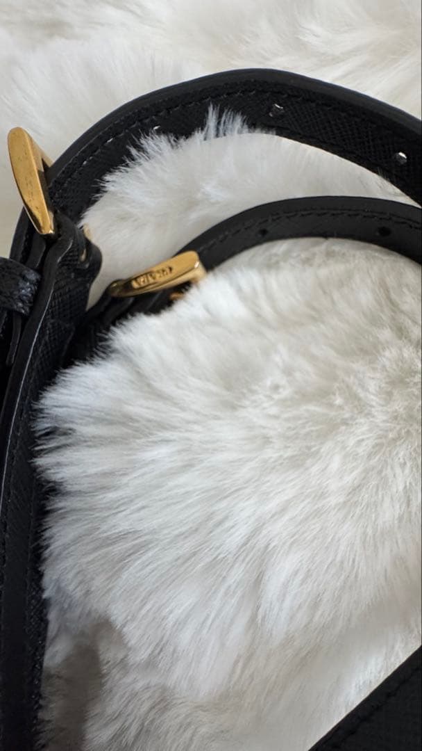 PRADAシンボルトライアングルミニバッグ