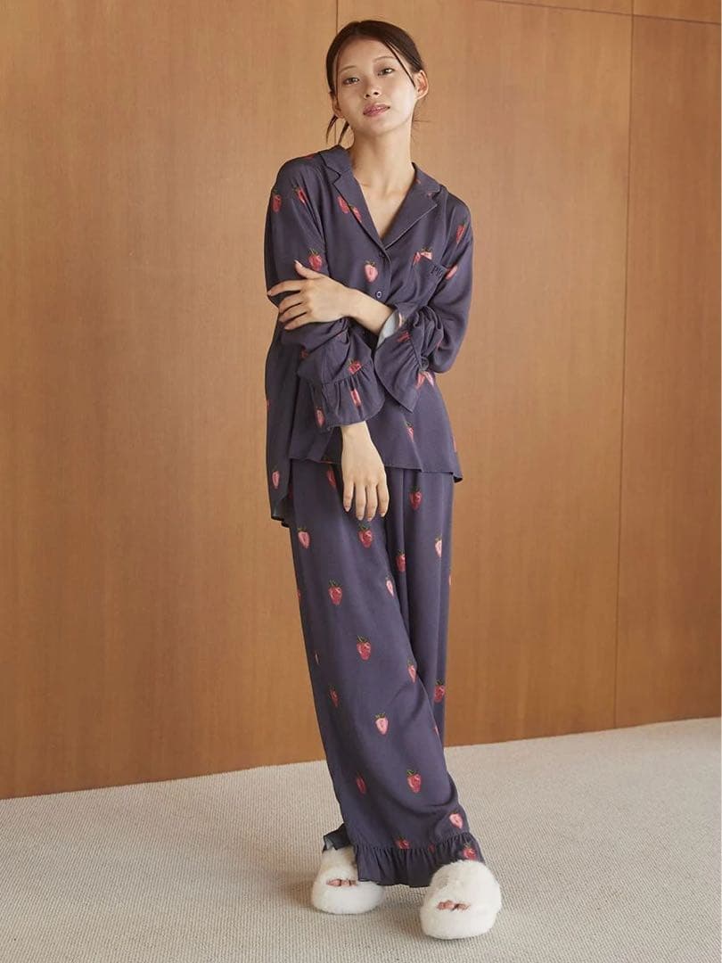 ジェラピケ　ストロベリー柄ツイル　シャツ　パンツ