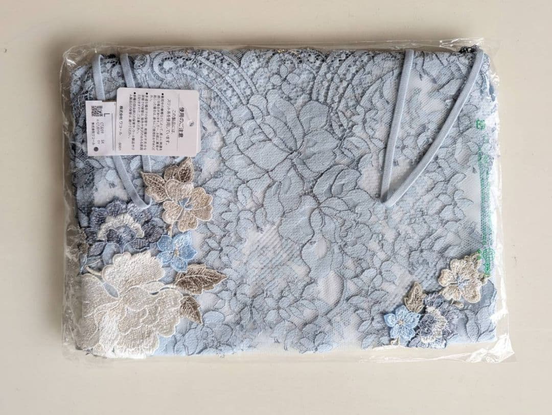 サルート59【 フォークロア】 キャミソールLサイズ 定価22000円 店舗限定