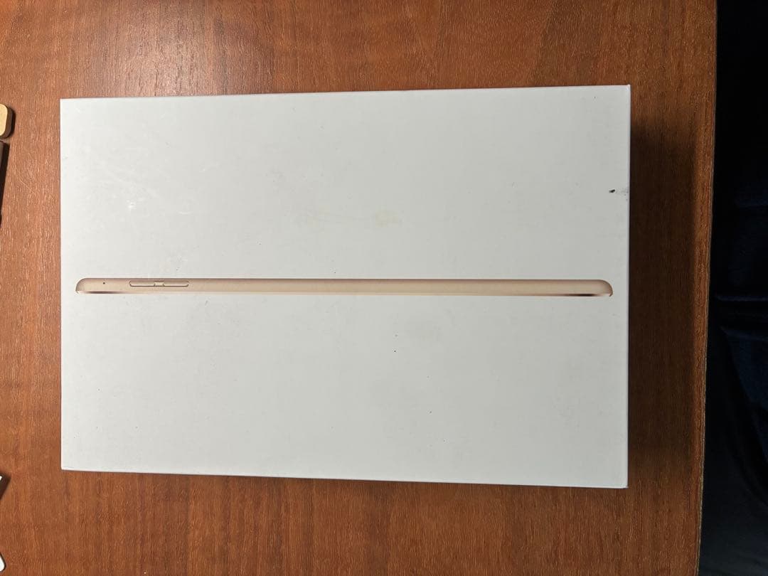 ipad mini 4 128GBゴールド MK782J/A 箱付き　付属品新品