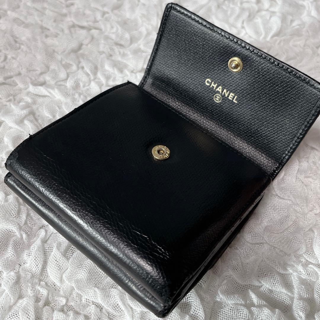 CHANEL ブラック 三つ折り財布　シャネル　ココマーク　レザー　コンパクト