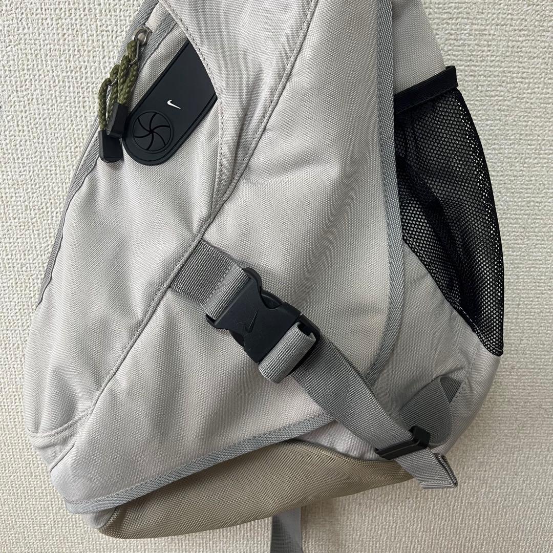 old nike ナイキ グレー カーキ　メッセンジャーバッグ 古着 y2k