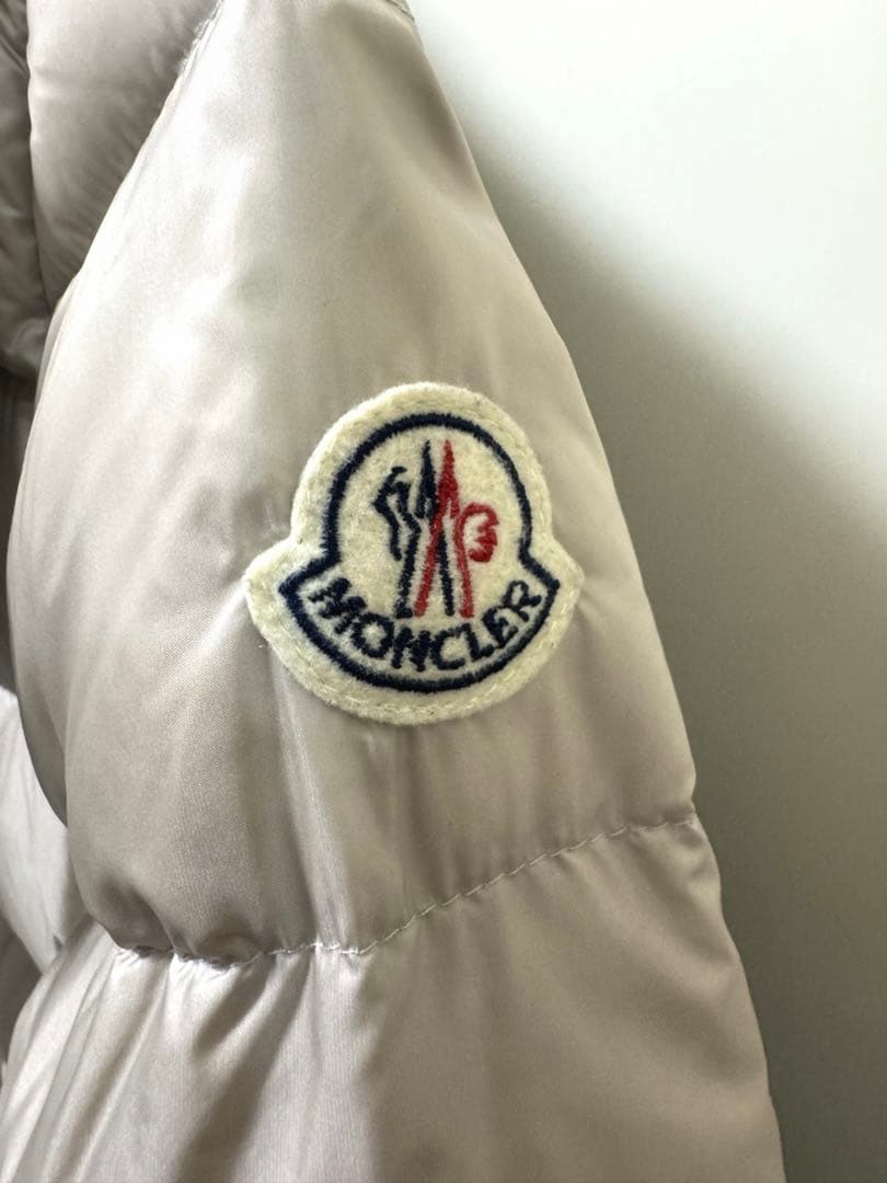 MONCLER レディース　ダウン