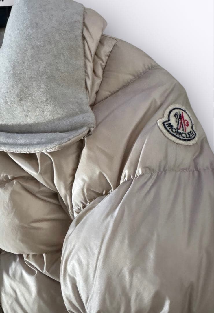 MONCLER レディース　ダウン