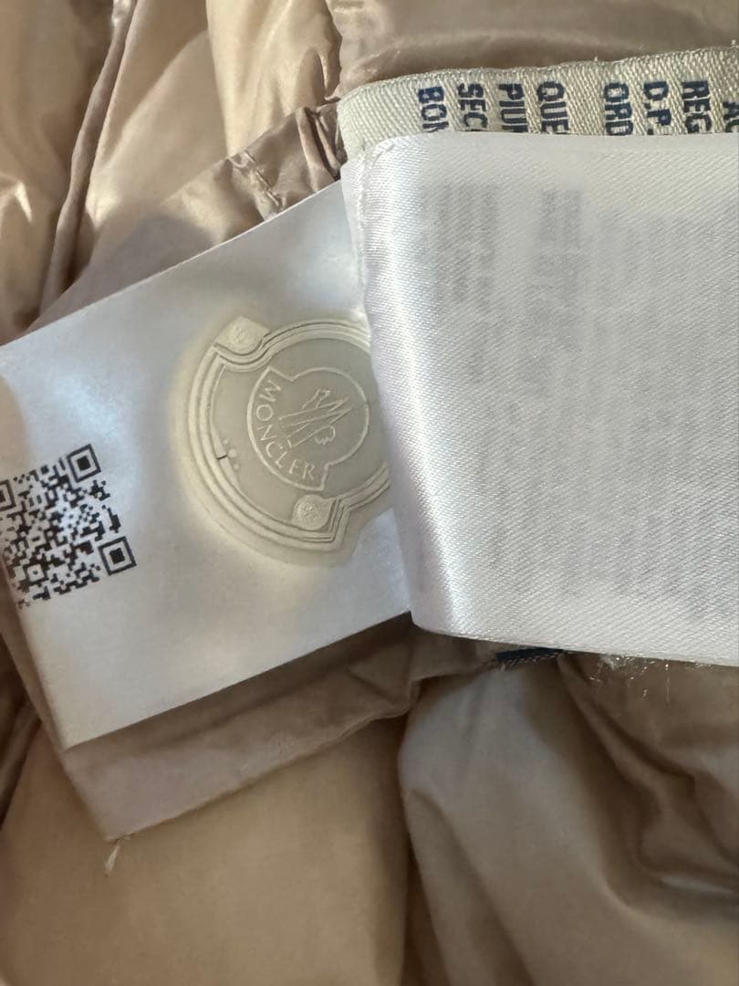 MONCLER レディース　ダウン