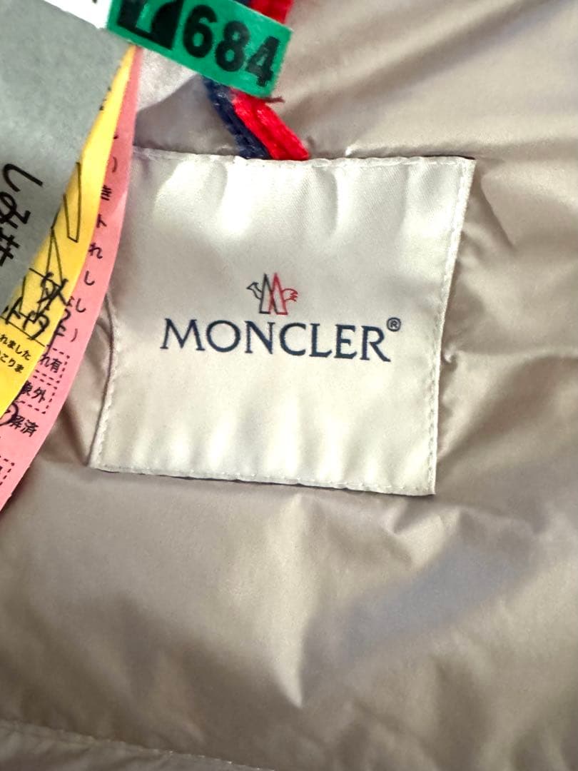 MONCLER レディース　ダウン