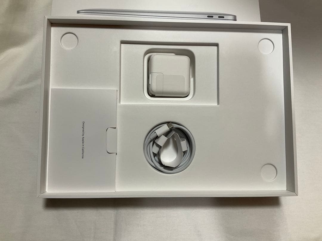 【美品】MacBook Air M1 / バッテリー99% / 充電器未使用