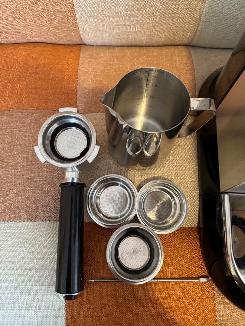 DeLonghiエスプレッソ・カプチーノメーカー EC680M 本体と付属品