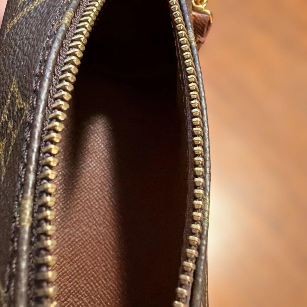 ルイヴィトン　ポーチ