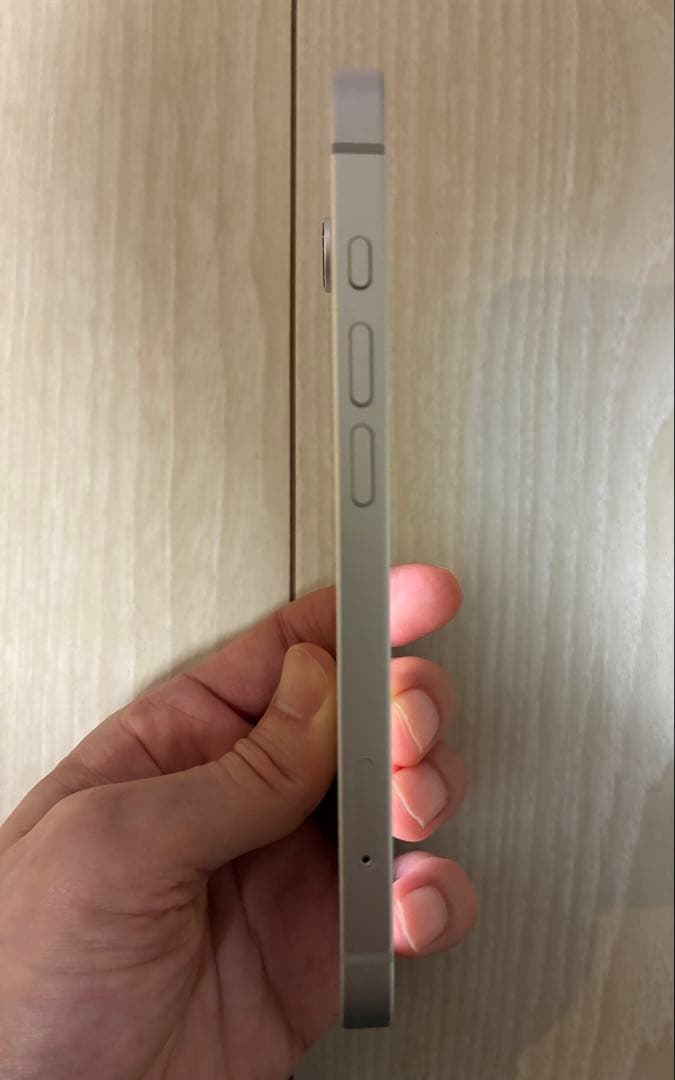 Apple iPhone 16e本体（バッテリー100%） ホワイト128GB