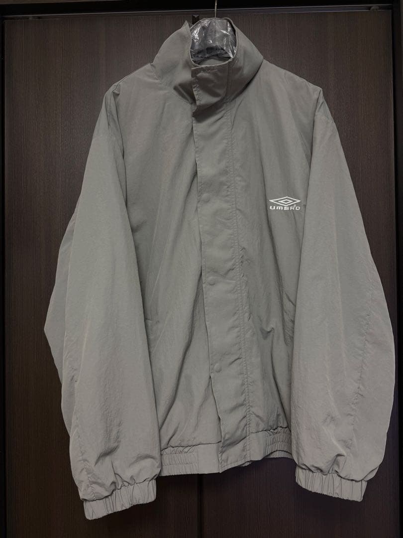 ジャーナルスタンダードUmbro グレー ナイロンジャケット　L