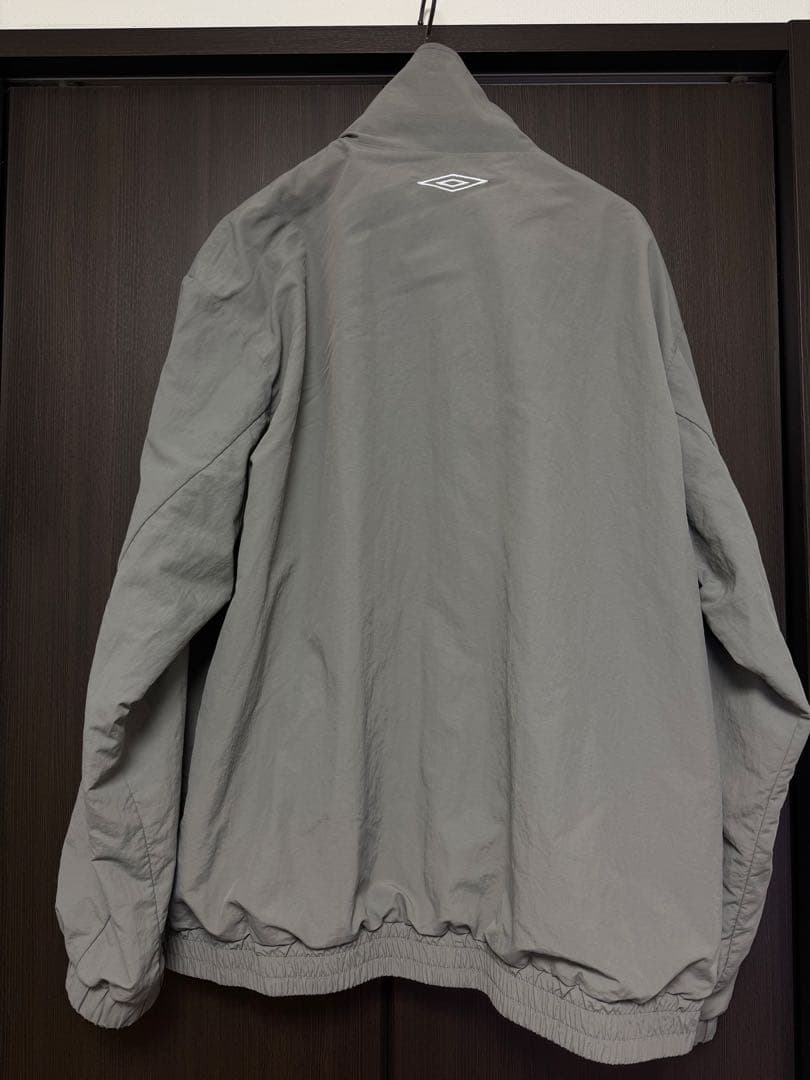 ジャーナルスタンダードUmbro グレー ナイロンジャケット　L