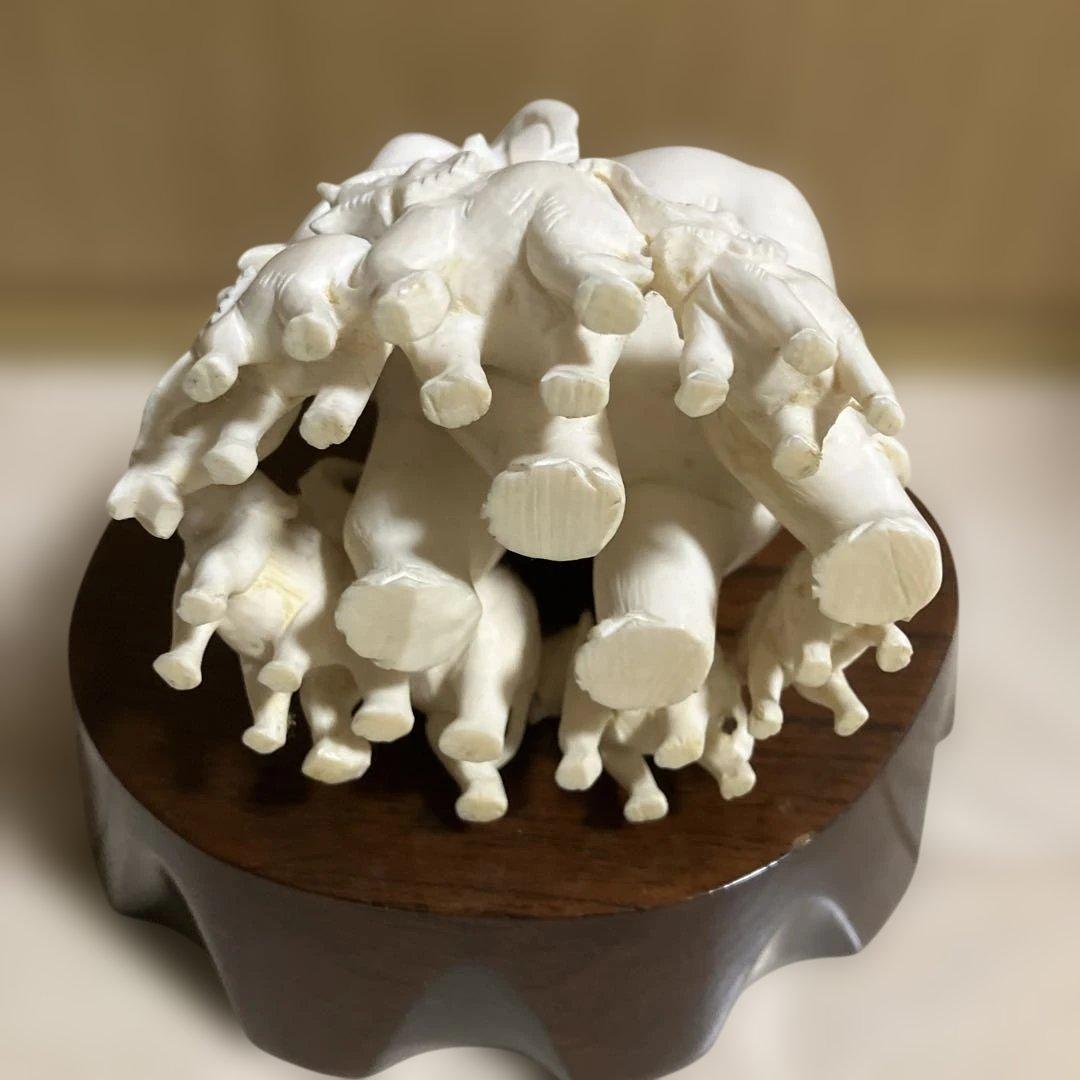 Y2555 高級彫刻　ゾウ　置物　オブジェ　 付属品　木の台付き