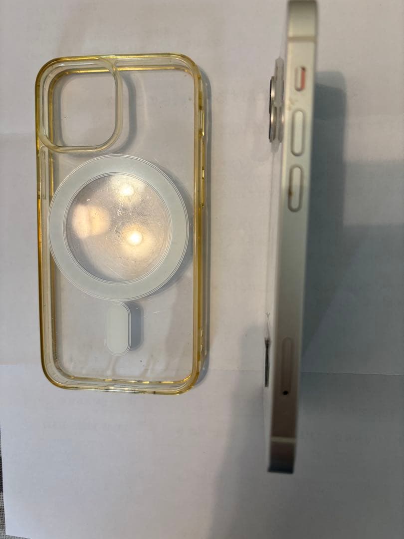 iPhone 13 ホワイト MagSafeケース付き