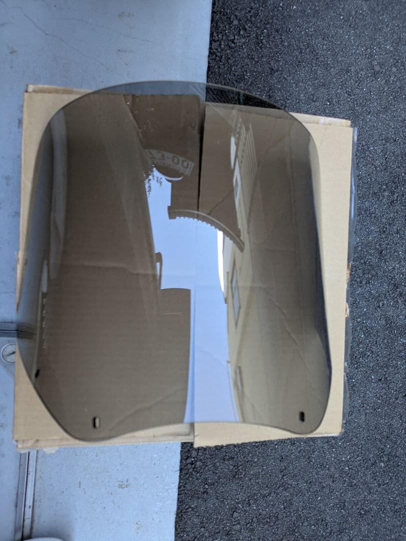 メンフィスロードウォリアー用ウインドシールド ブラックスモーク 15インチ