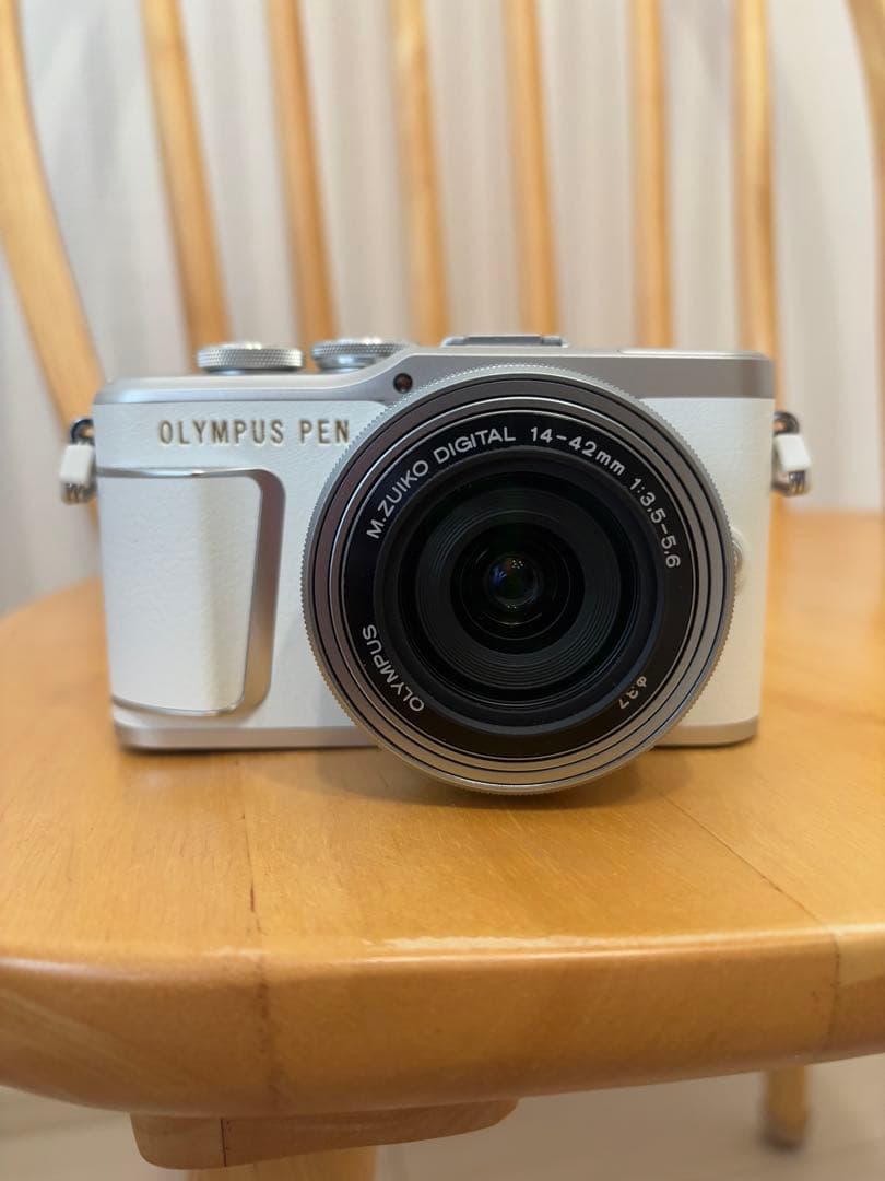 【美品】オリンパス OLYMPUS PEN E-PL9 ホワイト レンズキット