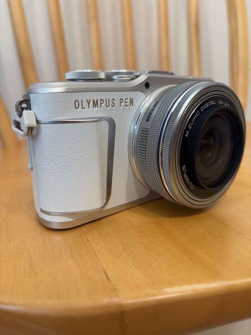 【美品】オリンパス OLYMPUS PEN E-PL9 ホワイト レンズキット