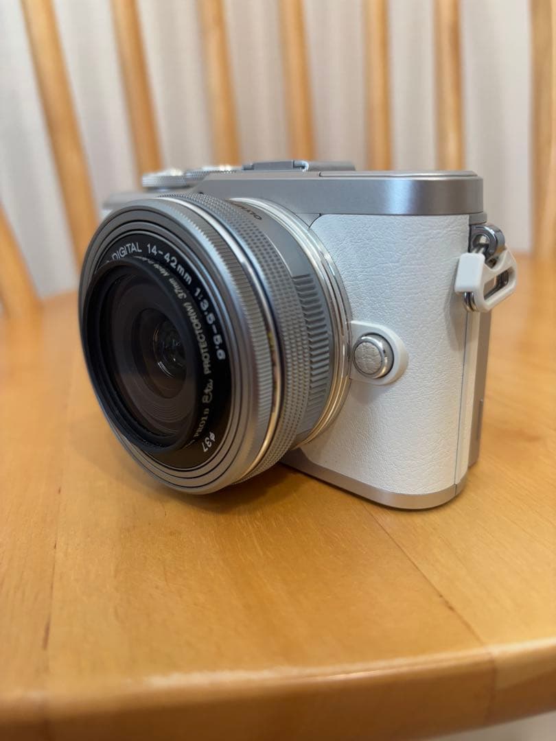 【美品】オリンパス OLYMPUS PEN E-PL9 ホワイト レンズキット
