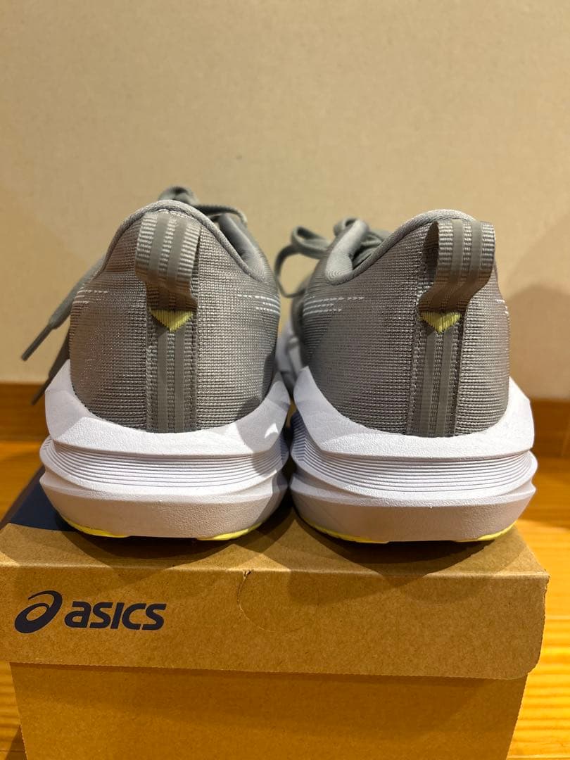 asics（アシックス）ノヴァブラスト5 ウィメンズ　ランニングシューズ24cm