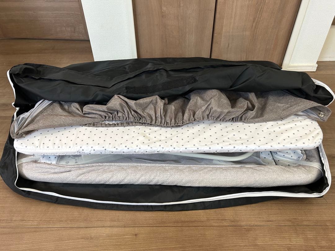 Kino Linpo ベビーベッド　カーキ