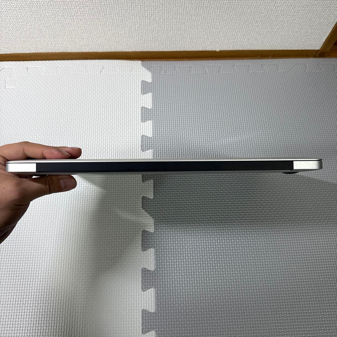 Apple MacBook Air 13.3インチ シルバー A1466