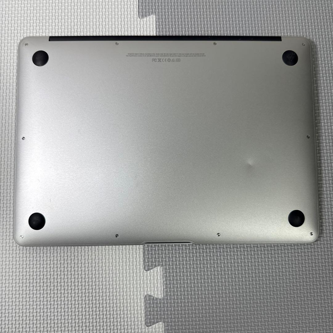 Apple MacBook Air 13.3インチ シルバー A1466