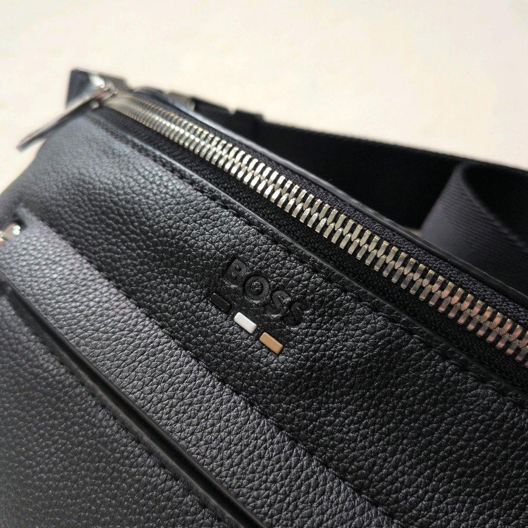 【極美品】HUGO BOSS ショルダーバッグ 斜め掛け ブラック ボディバッグ