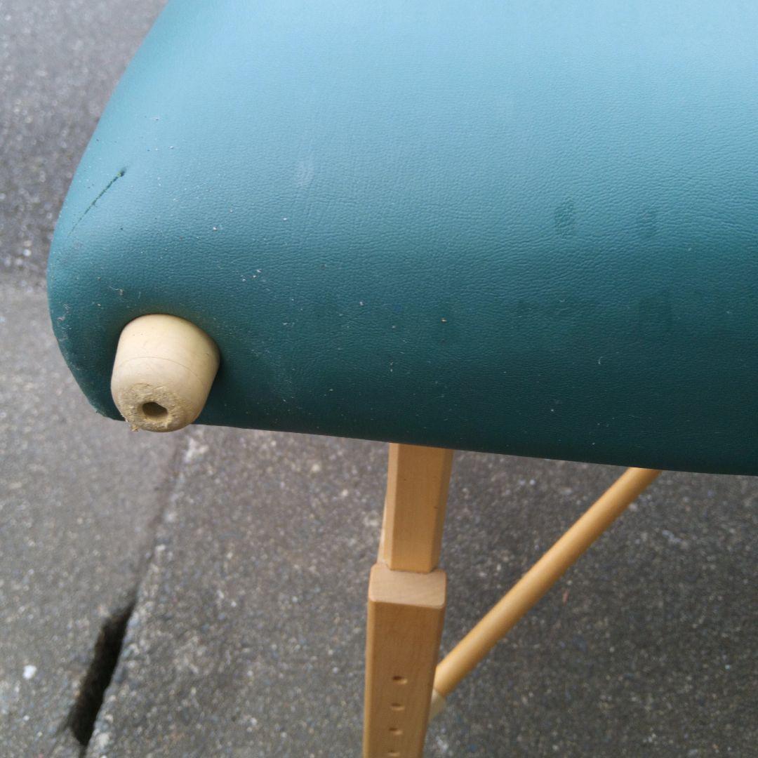 青い折りたたみベッド