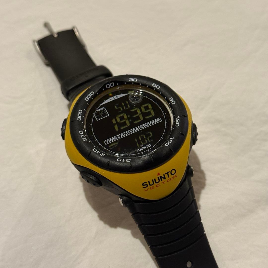 本日限りのお値下げ！スント(SUUNTO) VECTOR イエロー/ブラック
