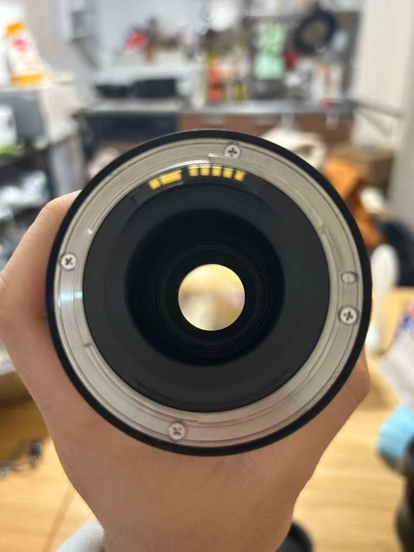 美品Canon EF 16-35mm f4L IS USM の広角ズームレンズ