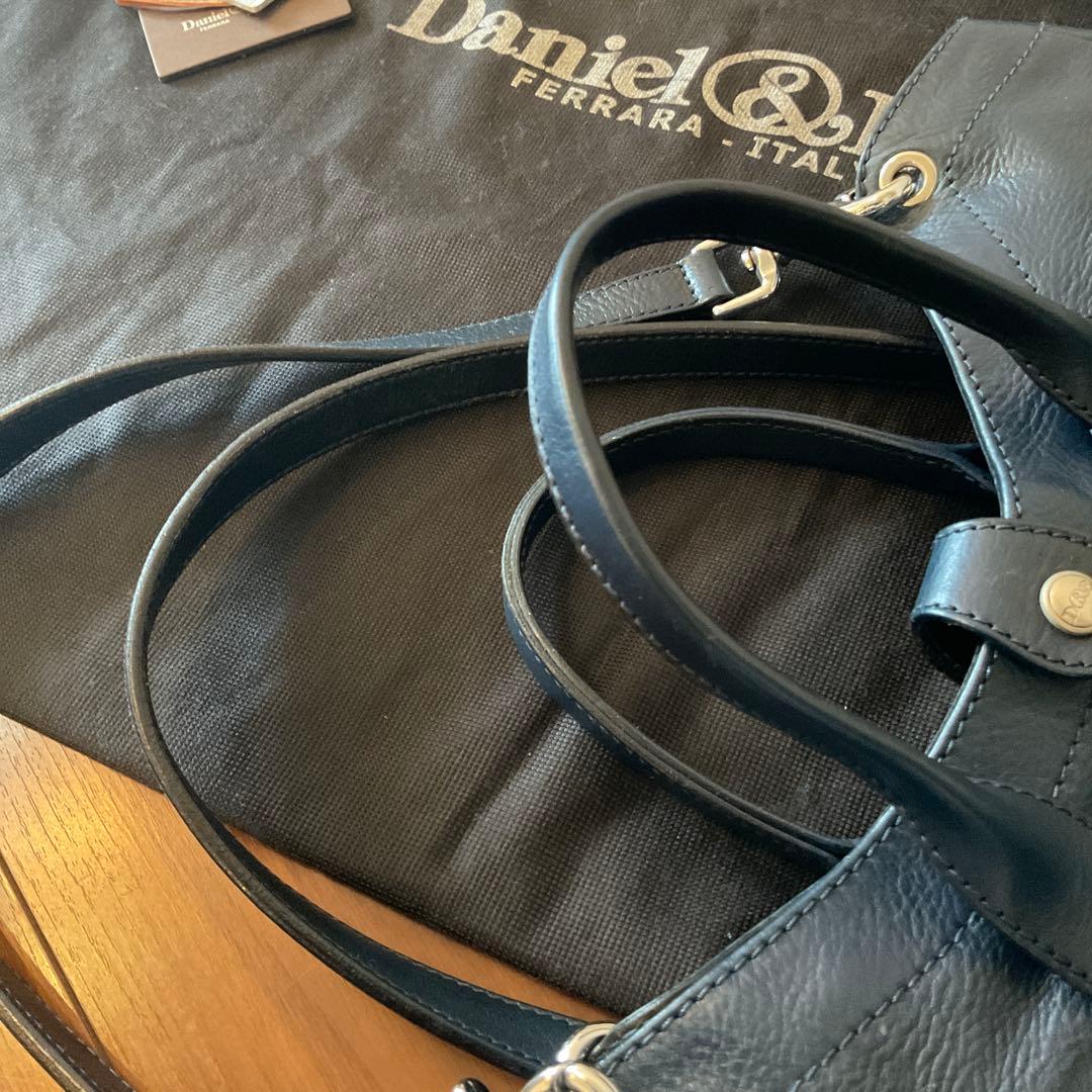 Daniel & Bob ネイビーレザートートバッグ