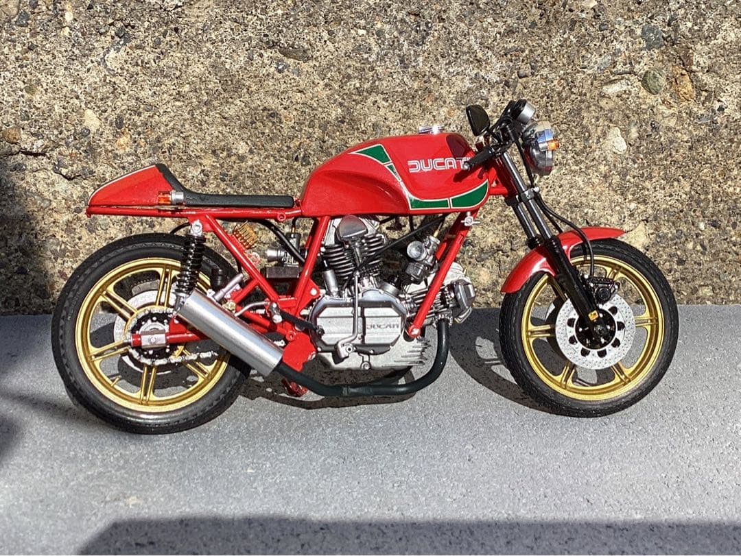 バイクプラモデル　族車　タミヤ1/12 ドゥカティマイクヘイルウッド　完成品
