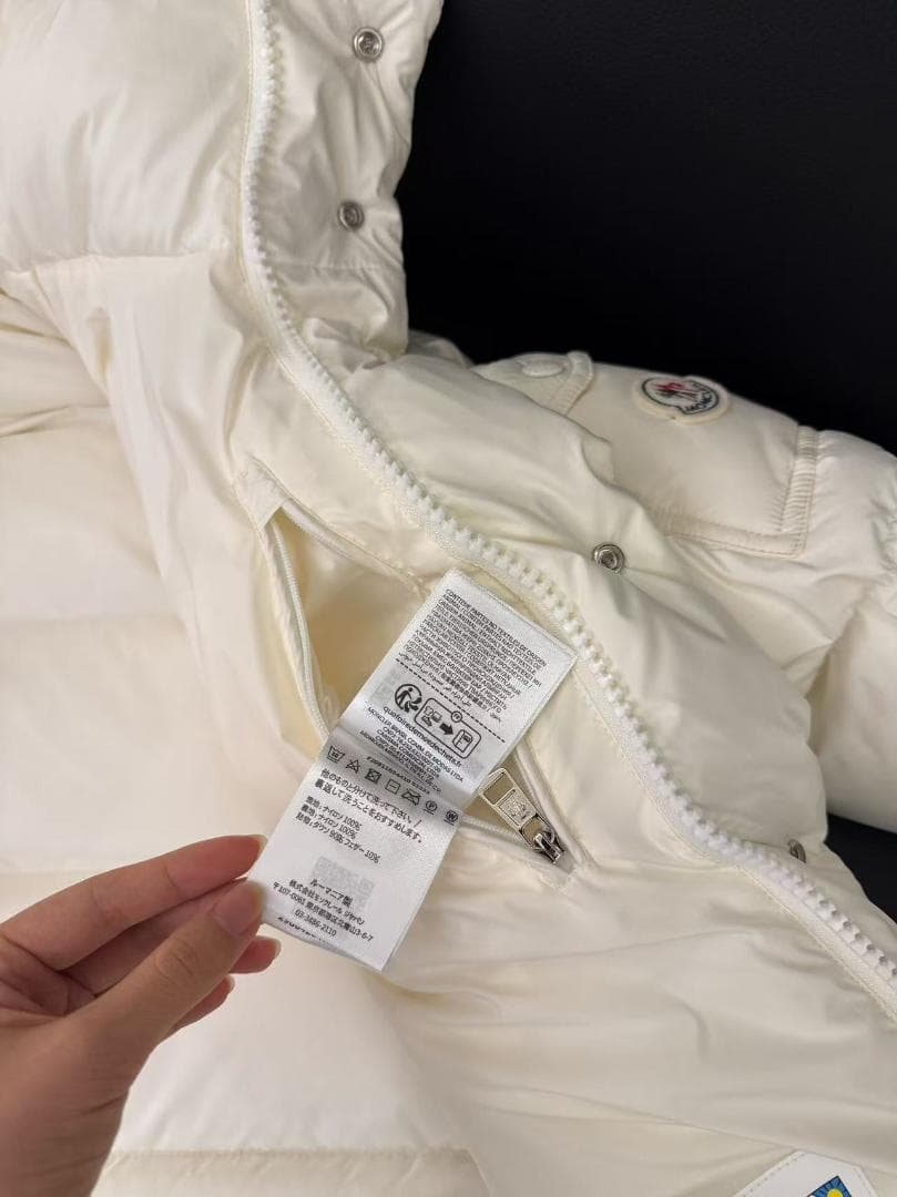 アイボリー ダウンジャケット 取り外しフード付き