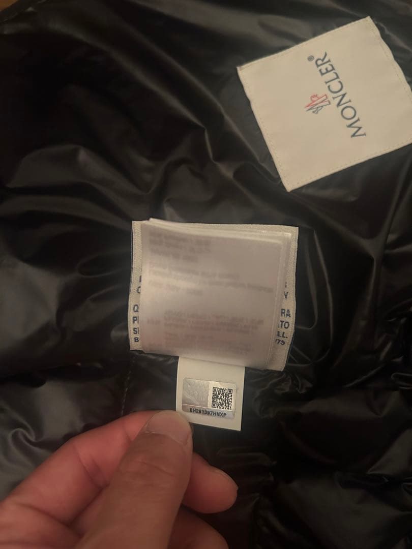 MONCLER LONGUE SAISON ブラック ダウンベスト