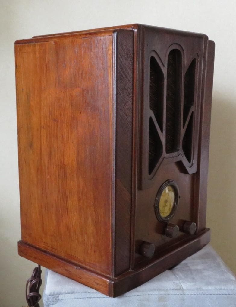 アンティーク　真空管ラジオ・松下無線株式会社(ナショナルシヤシー R-1420)