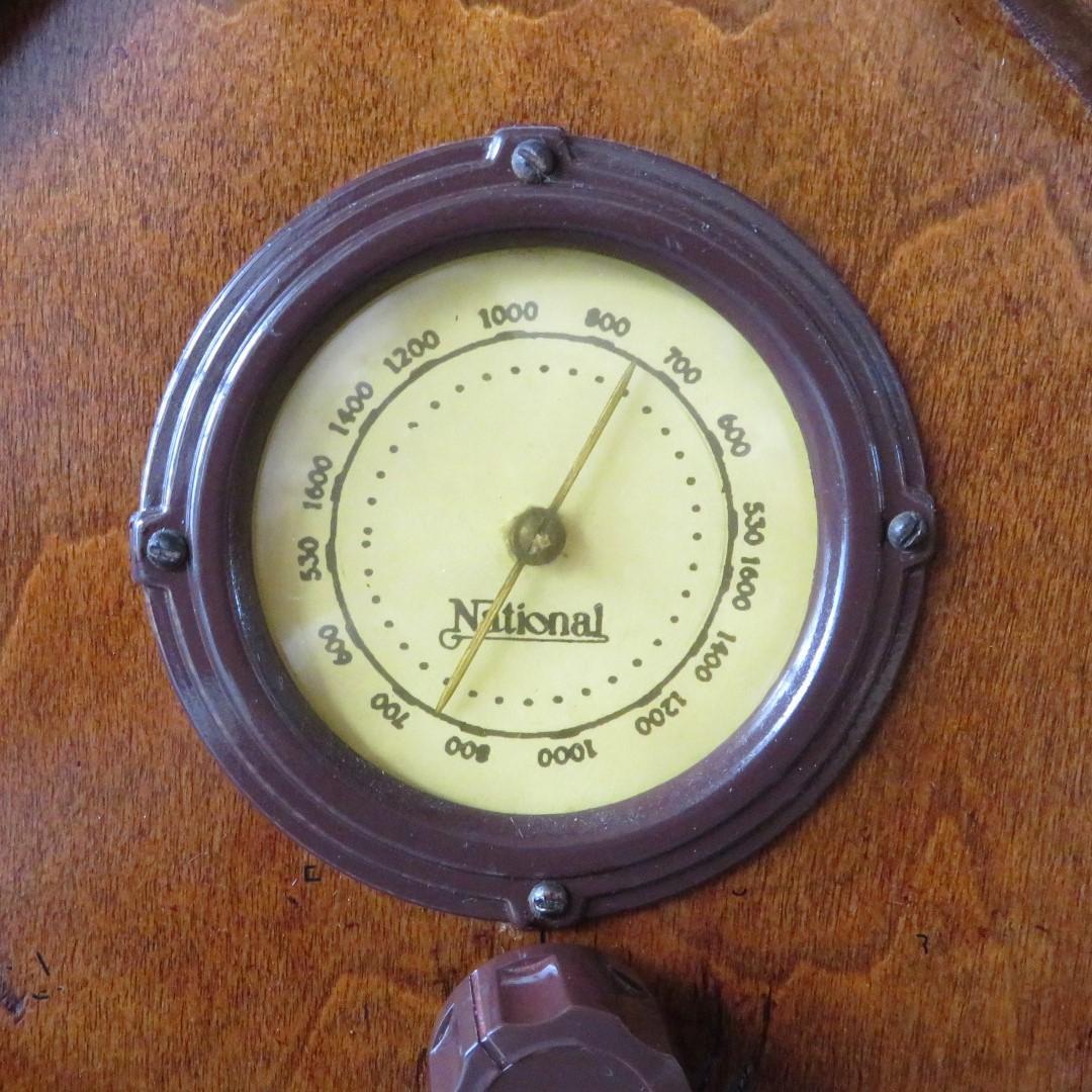 アンティーク　真空管ラジオ・松下無線株式会社(ナショナルシヤシー R-1420)