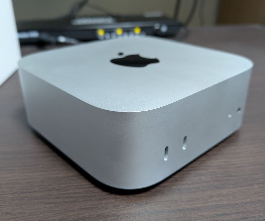 Apple Mac mini 2024 本体