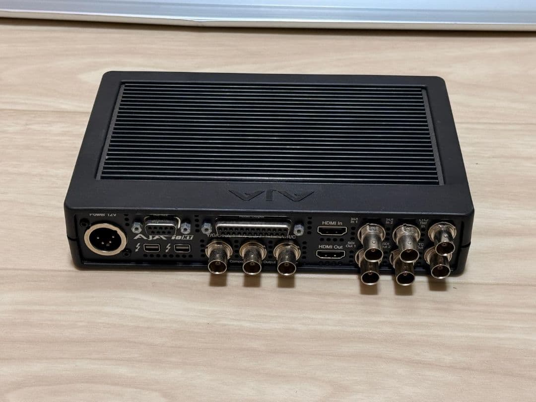 AJA IOXT プロ仕様の映像・音声入出力デバイス本体