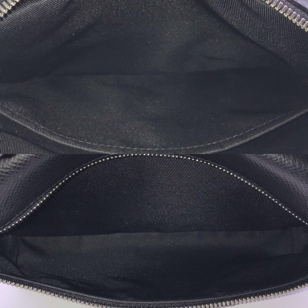 ルイヴィトン タイガ アウトドア メッセンジャー PM ショルダーバッグ