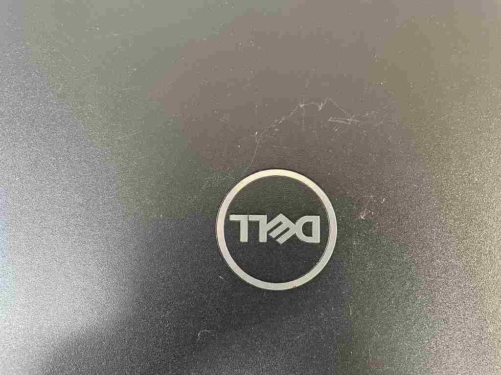 DELL Latitude 3590　ノートパソコン　15.6インチ