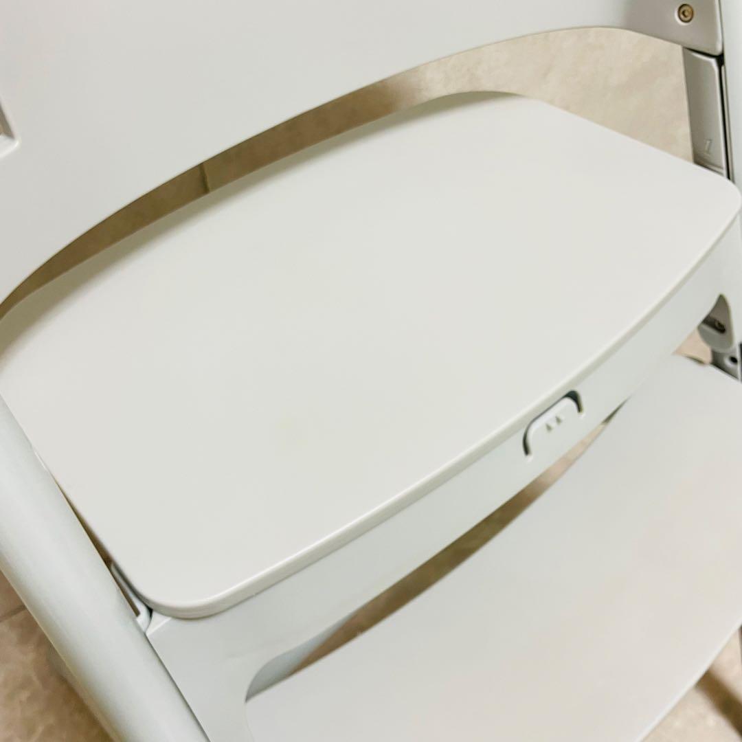 未使用　NOVUS ノウス　ベビー　ハイチェア　高さ調節　ベルト　テーブル　完備